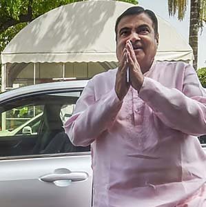 ஹைட்ரஜன் எரிபொருளுக்கு  நான் மாறிவிட்டேன்:  கட்காரி